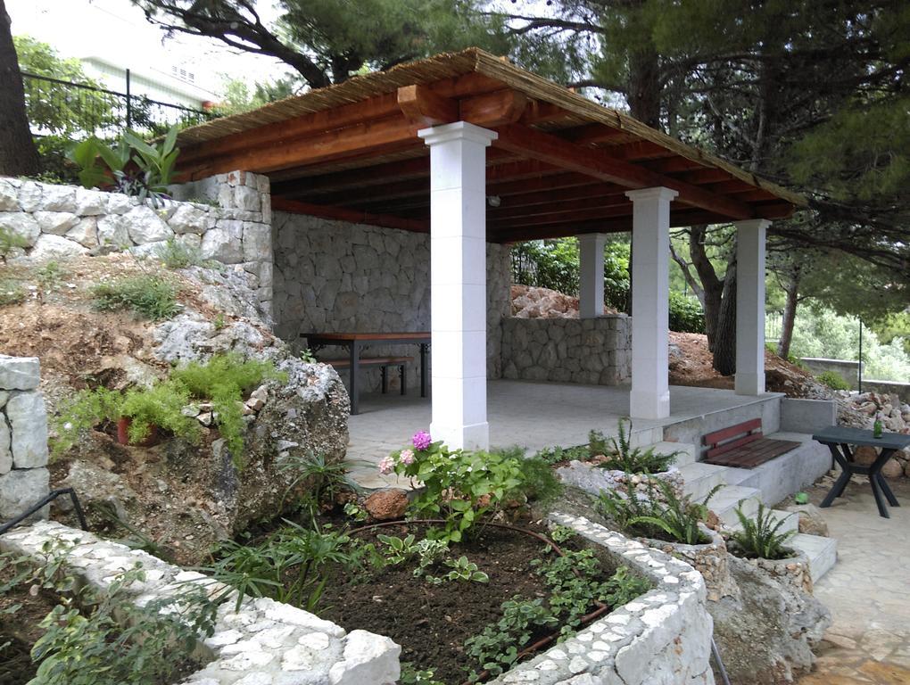 Apartments Vila Oksana Mimice Exterior foto